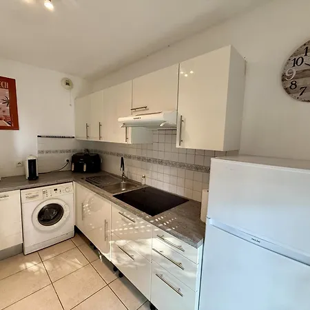 Daphne, Piscine Apartman *