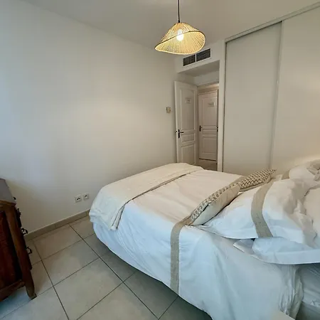 Apartman Daphne, Piscine Cannes