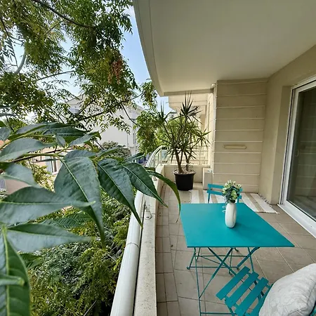 Daphne, Piscine Apartman Cannes