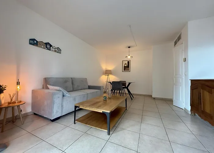 Daphne, Piscine Апартаменты *