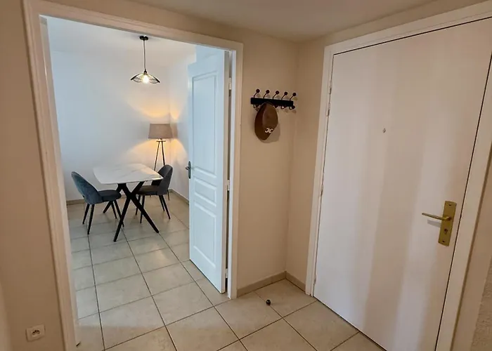 Daphne, Piscine 公寓 戛纳