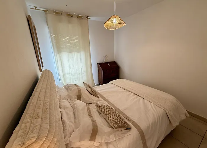 Daphne, Piscine * Канны