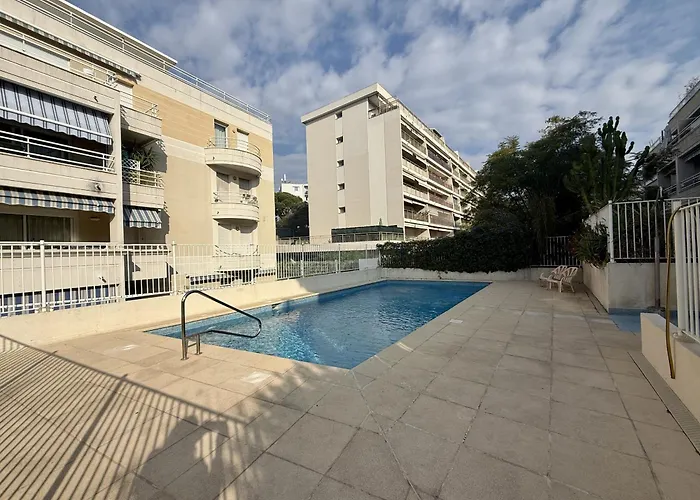 Апартаменты Daphne, Piscine