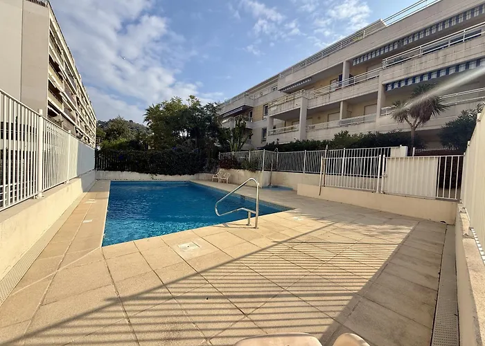 Апартаменты Daphne, Piscine