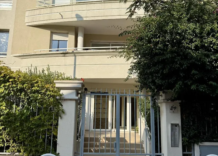 Daphne, Piscine Апартаменты *