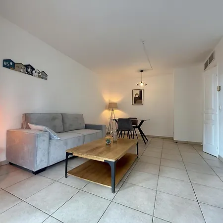 Daphne, Piscine Appartamento *